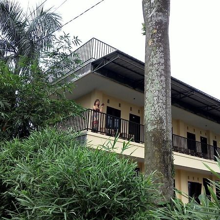 Hotel Cemerlang Baturraden Oda fotoğraf