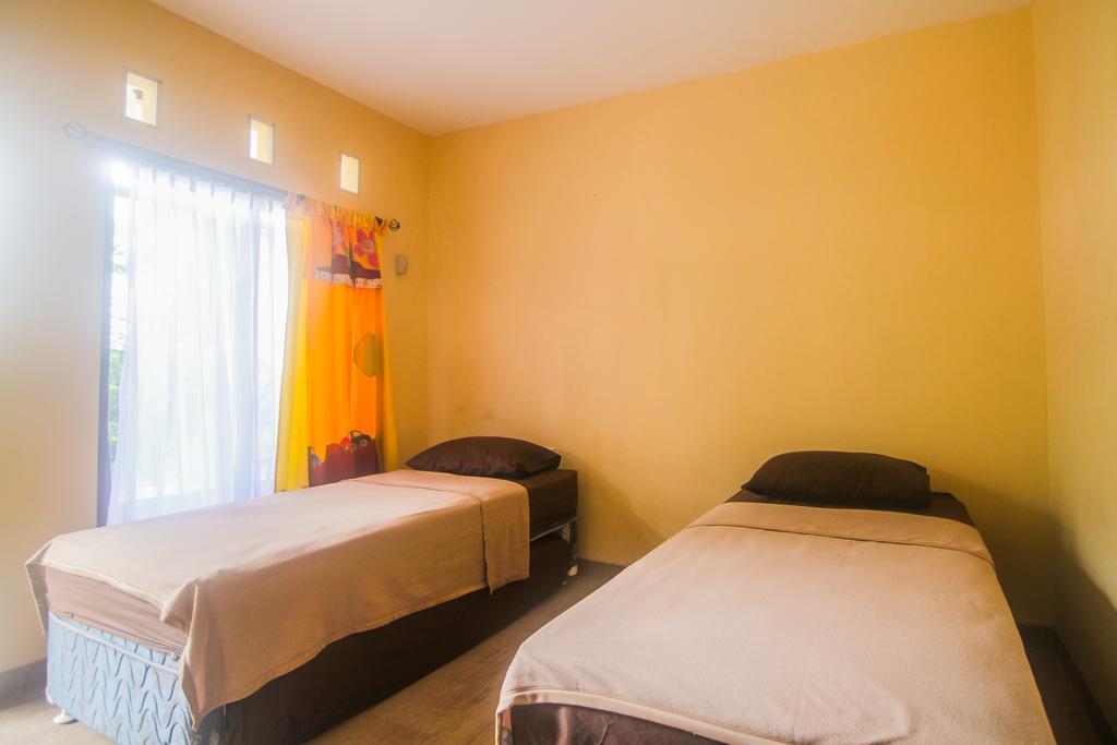 Hotel Cemerlang Baturraden Oda fotoğraf